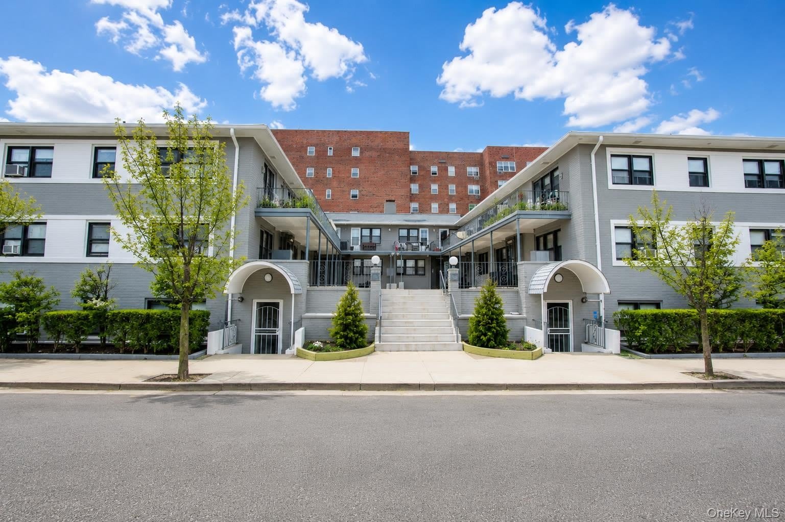 470 E Broadway – photo 2