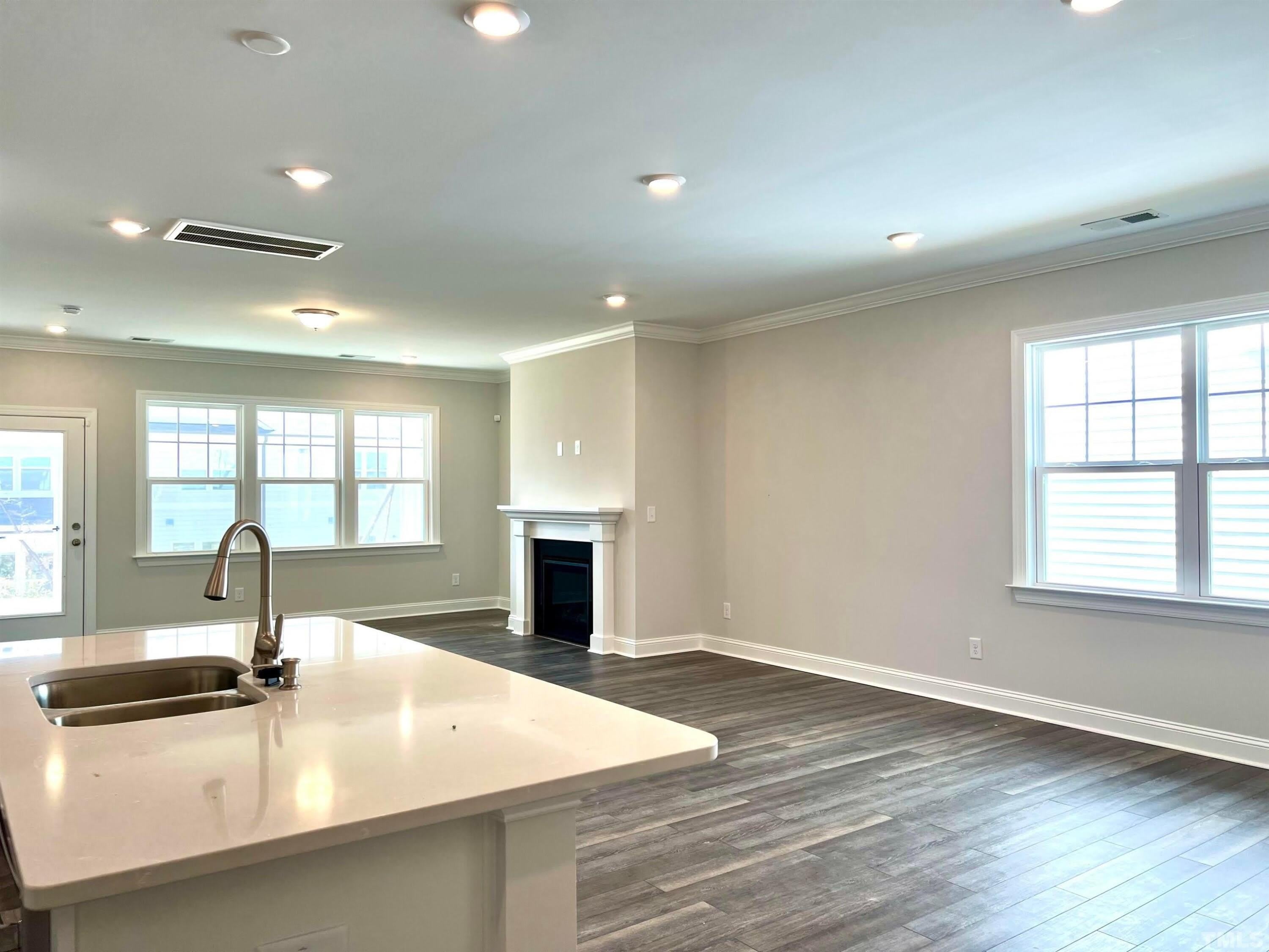 2009 Mavin Place – photo 5