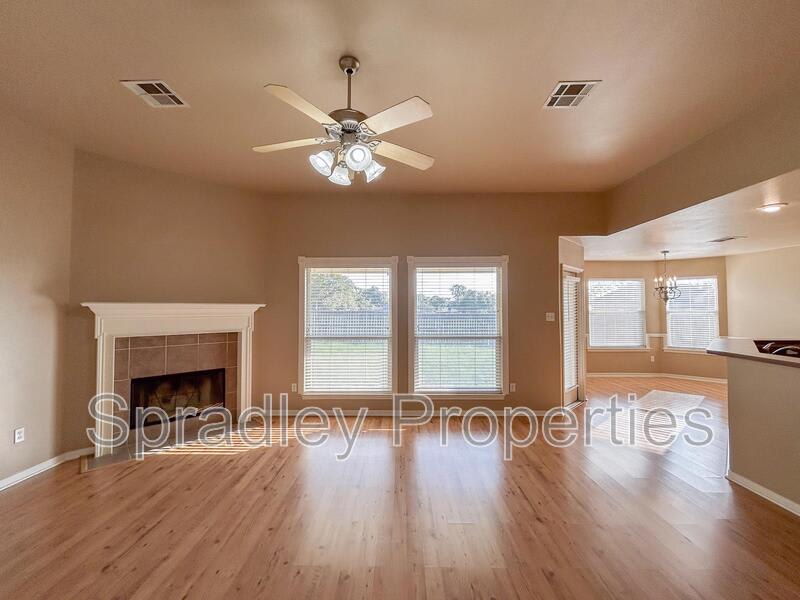 2318 Kingsbury Dr – photo 1