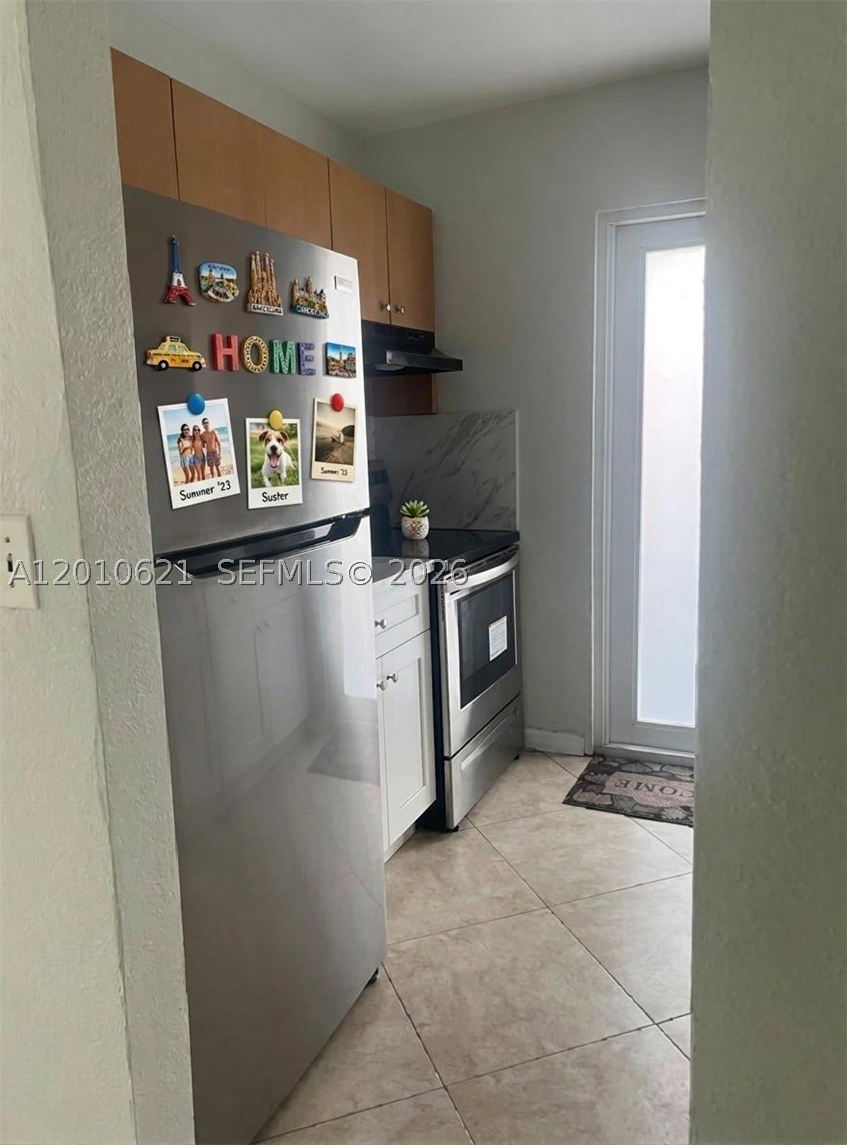 2412 SW 11th St – photo 4