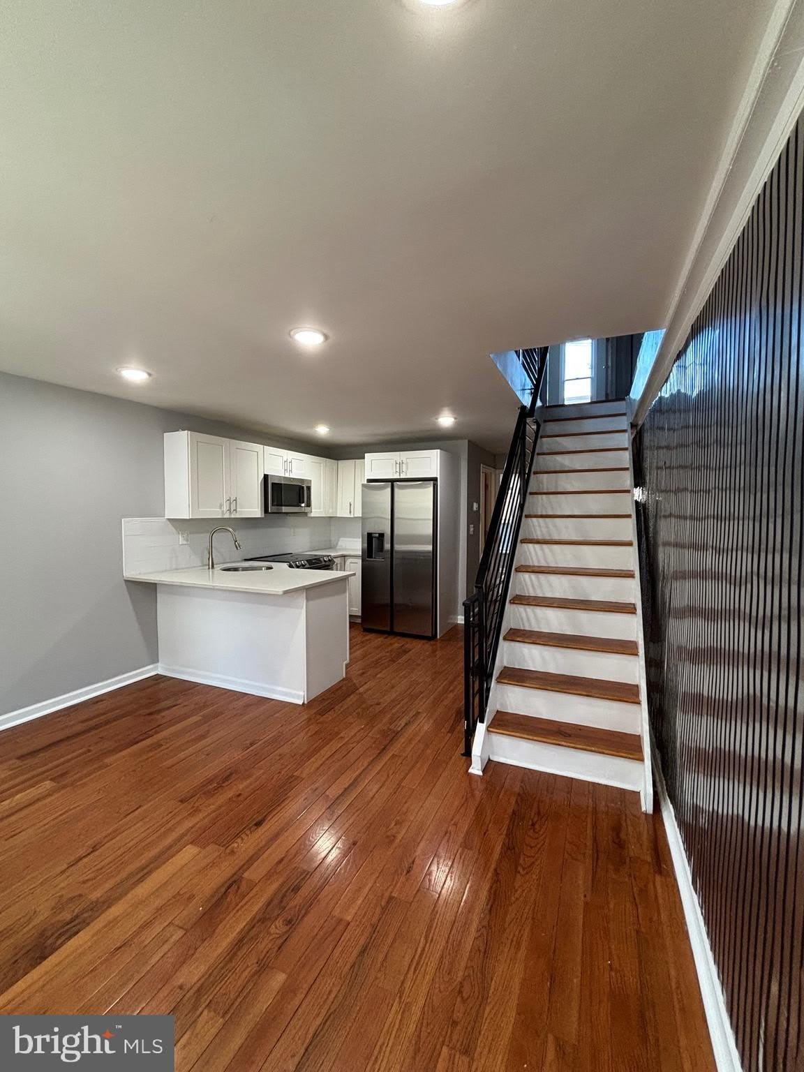 2231 FERNON Street – photo 5