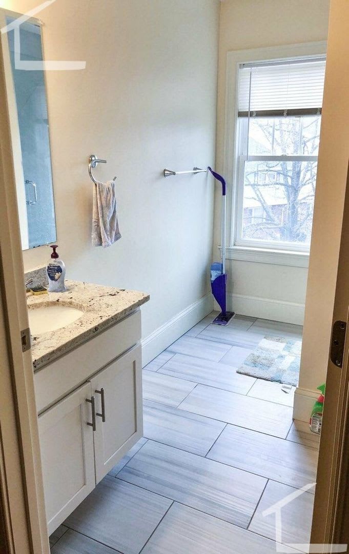 Charming 4 Bedroom No Broker Fee – photo 4
