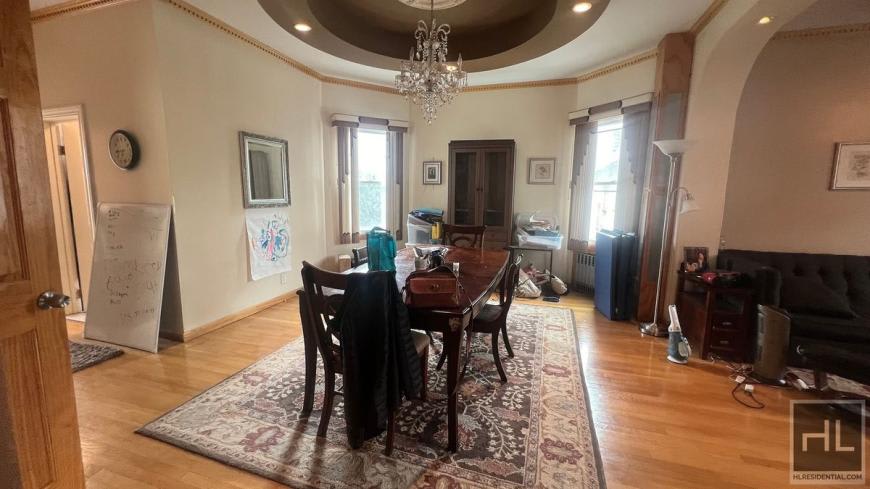 619 EAST 7 STREET – photo 2