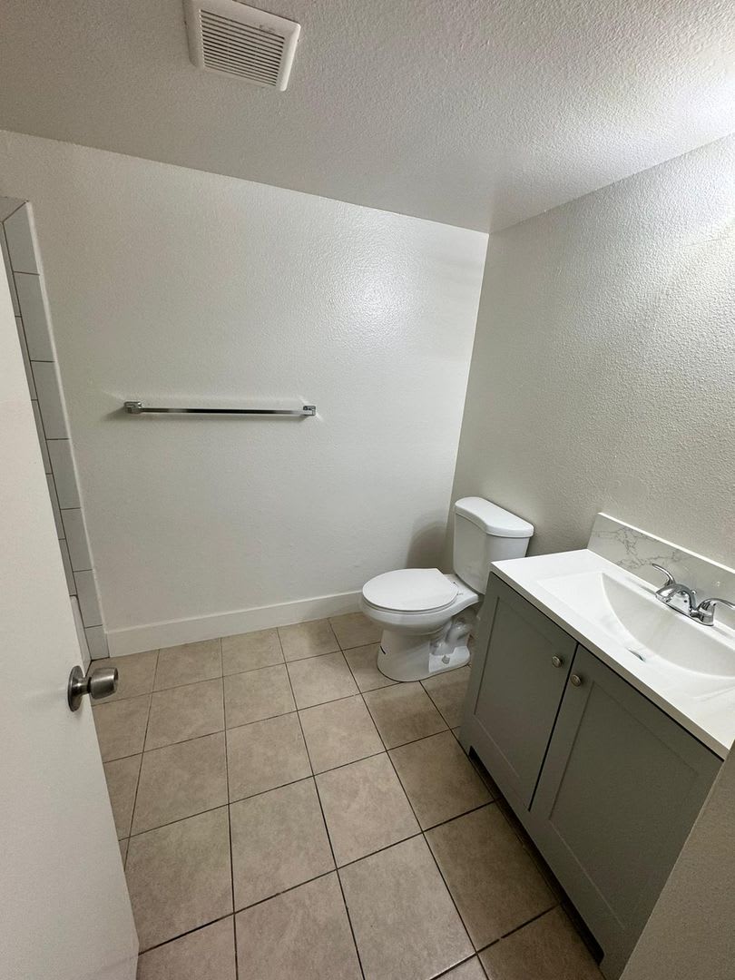 2532 N Edwards Ave – photo 4