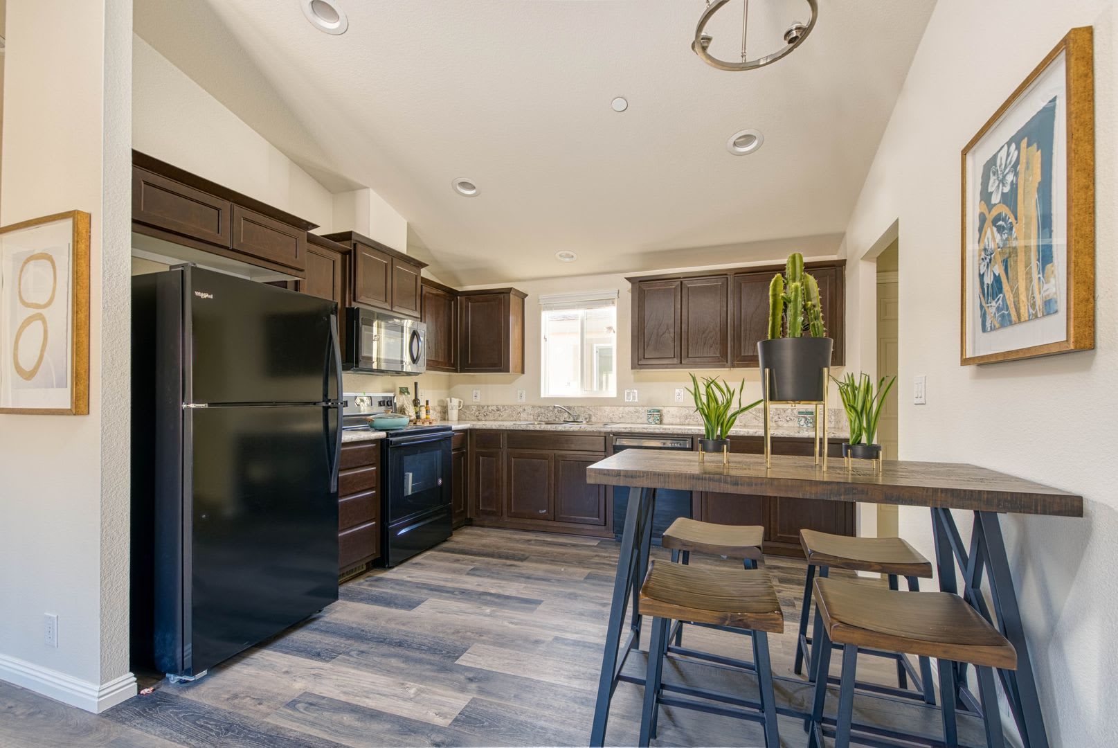 Remodeled Modern 3 Bed/2 Bath National City-Move in Promotion! – photo 4