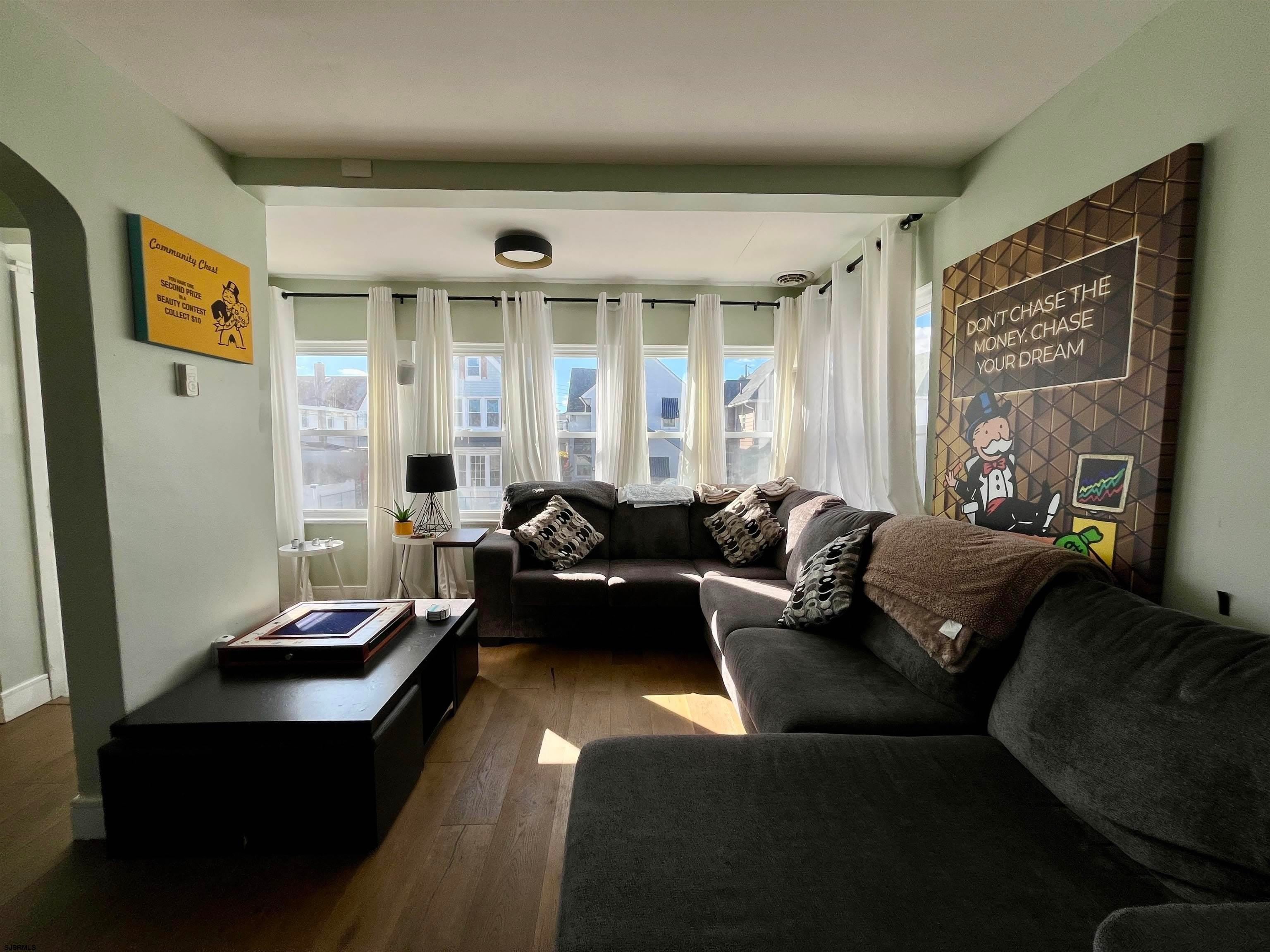 105 N Windsor Ave – photo 3