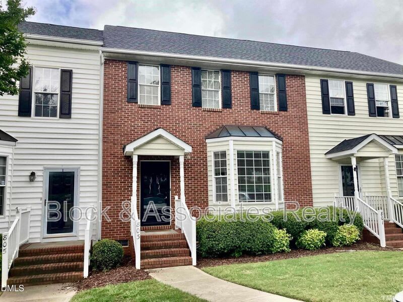 803 Knightsborough Way – photo 1