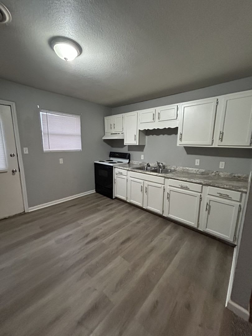 1301 E 9th Duplex – photo 4