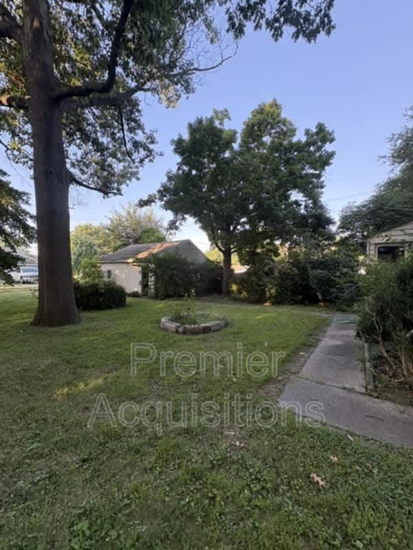 126 E 3rd St – photo 2