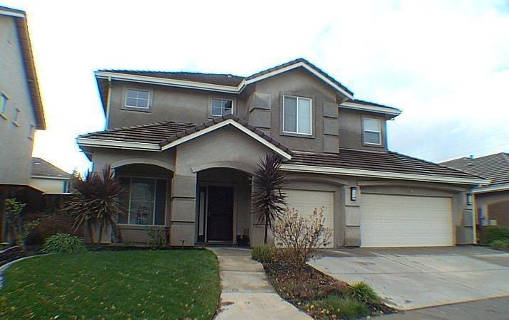 Fantastic 2 Story 4 Bedrooms,2.5 Baths – photo 2