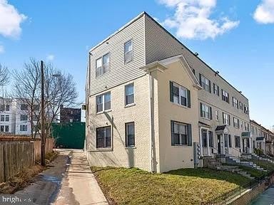 1275 Meigs Place Ne – photo 1