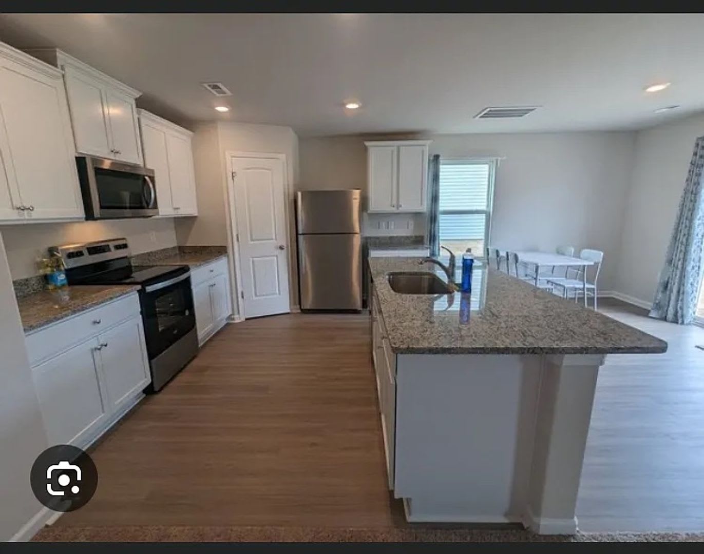 Room in 4 Bedroom Home at Nia Rd – photo 3