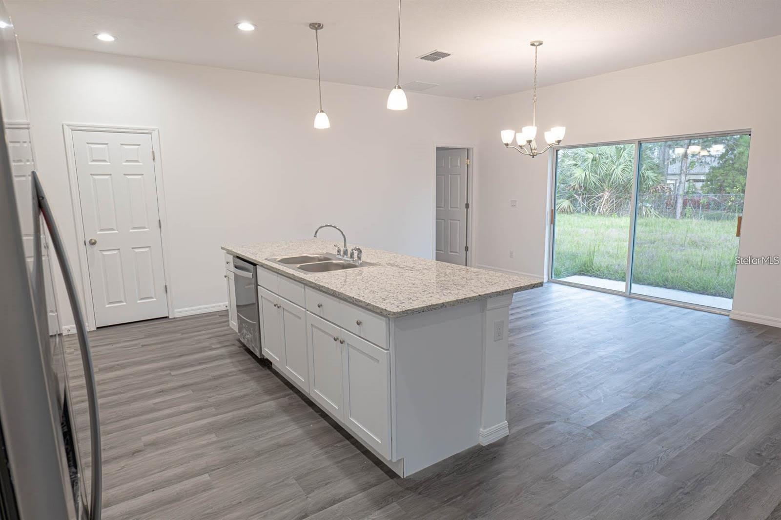 561 WILDMER Road SW – photo 3