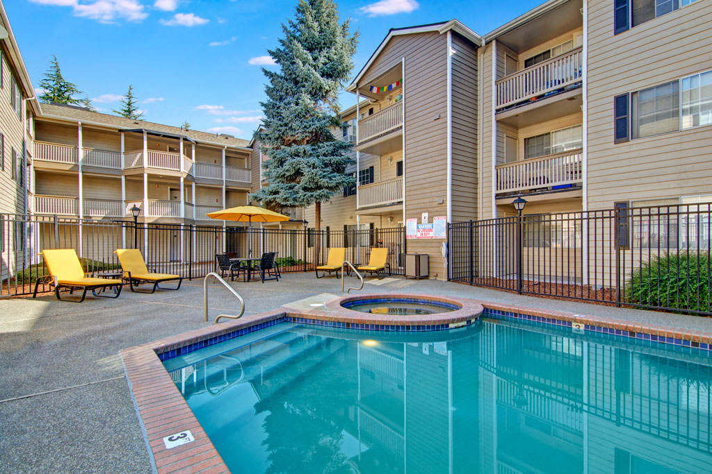 Bayview Apartments – photo 1
