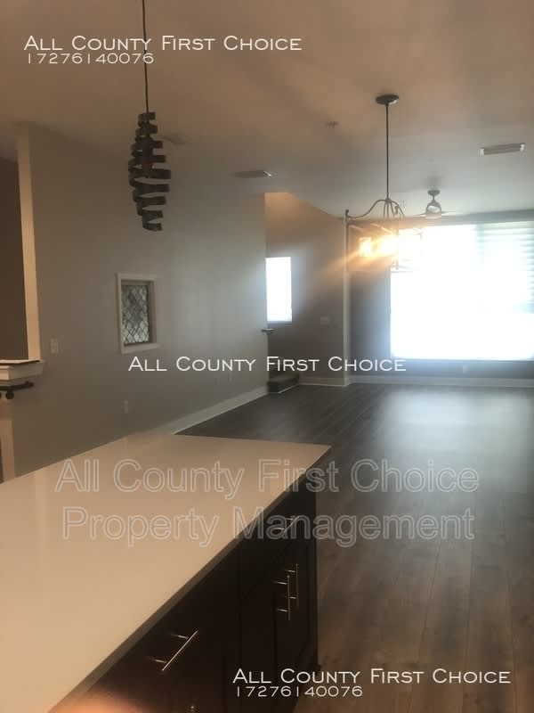 815 Arlington Ave N – photo 4