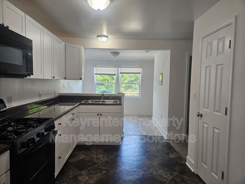 3891 Churchville Ave – photo 4