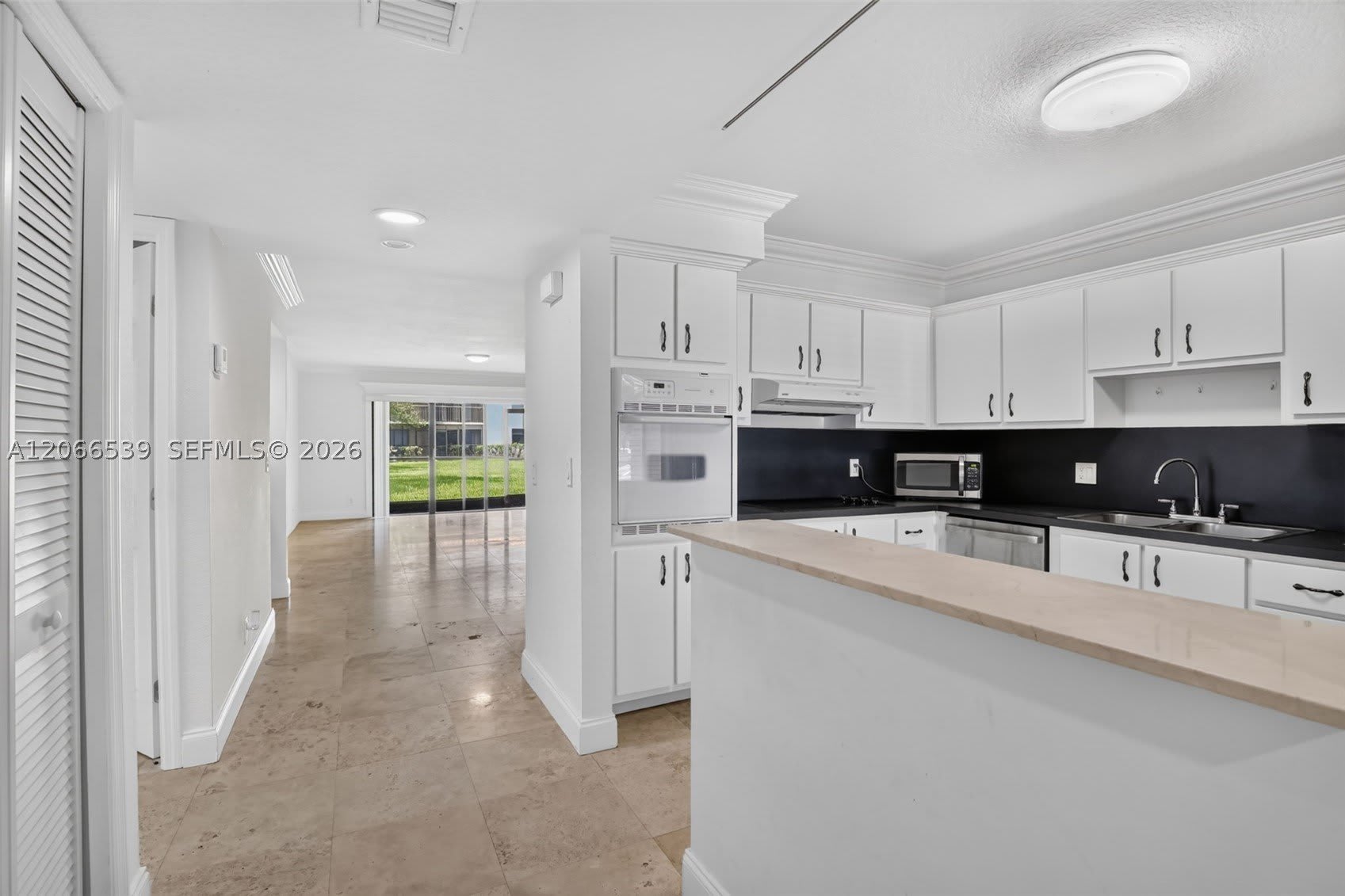 359 Lakeview Dr – photo 3