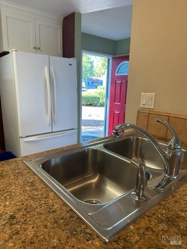 5053 Country Club Drive – photo 4