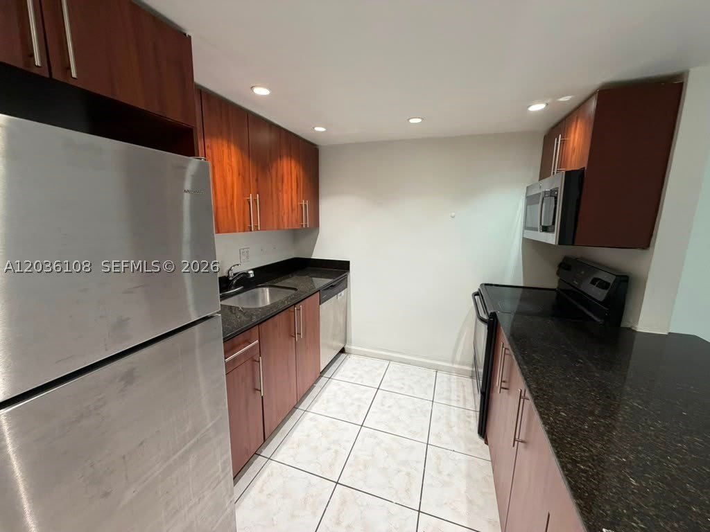 1885 NE 121st St – photo 2