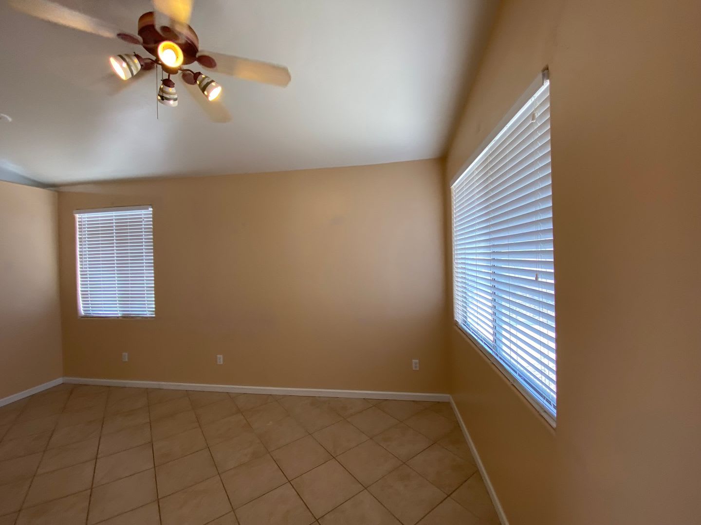 Charming 3-Bedroom, 2-Bath Home in Rita Ranch – photo 3