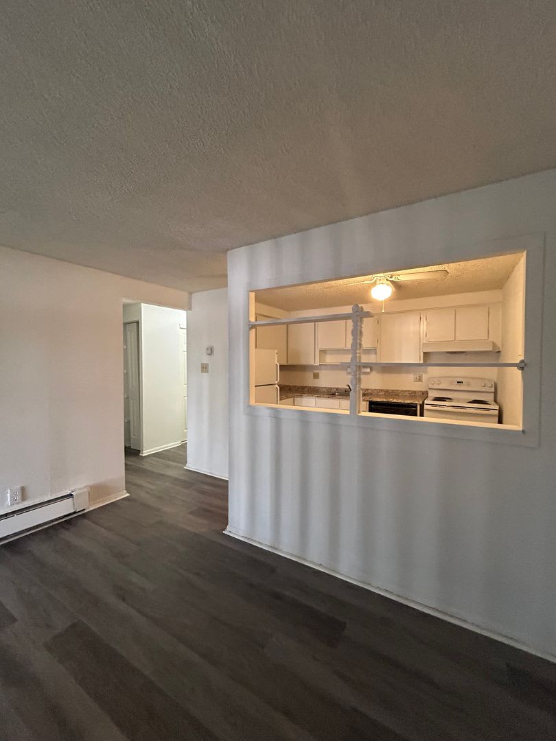 Wonderful 1 BR/1 BA Ground Floor Condo in Secured Bldg! – photo 4