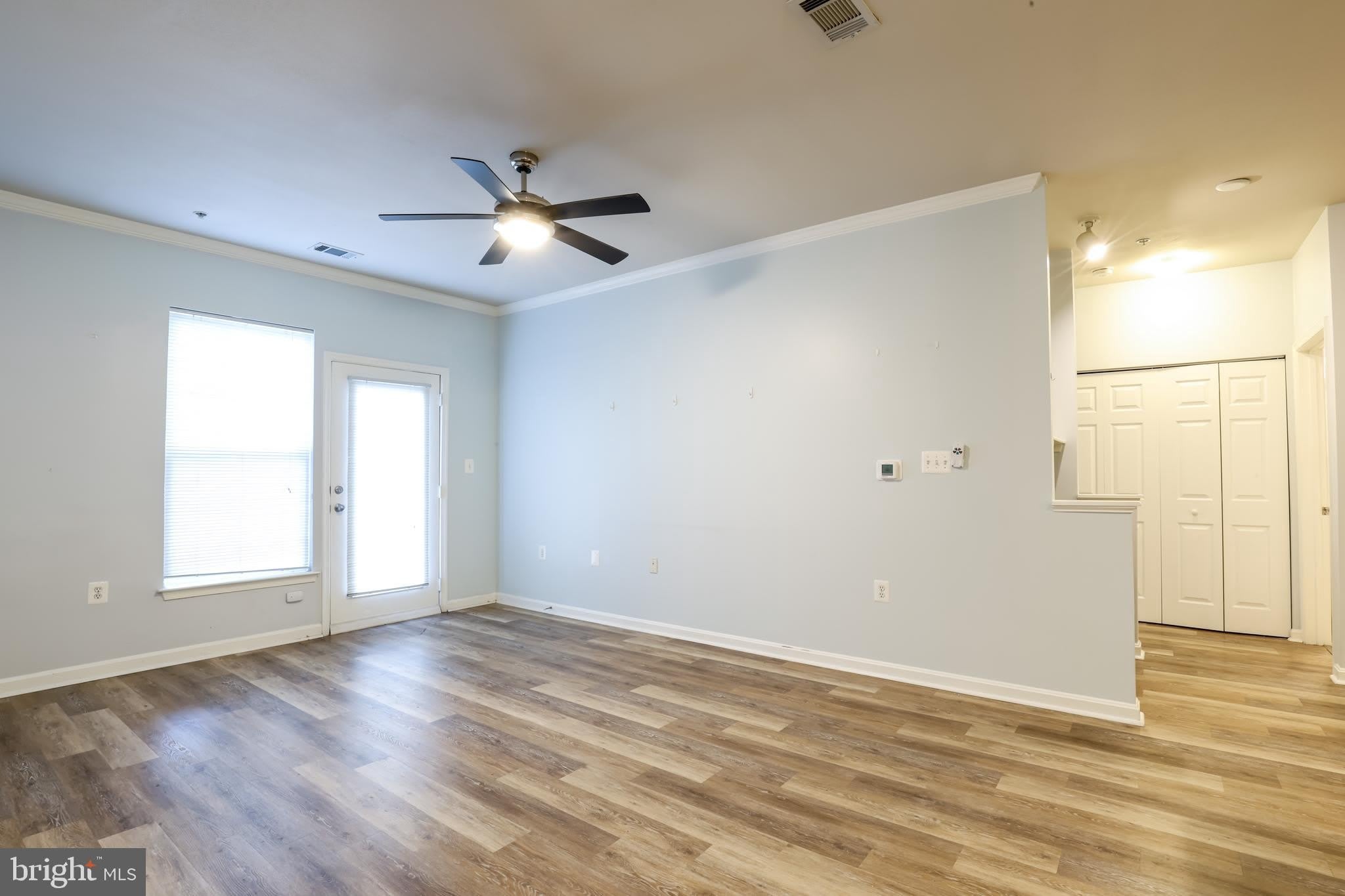 5123-A TRAVIS EDWARD Way – photo 2