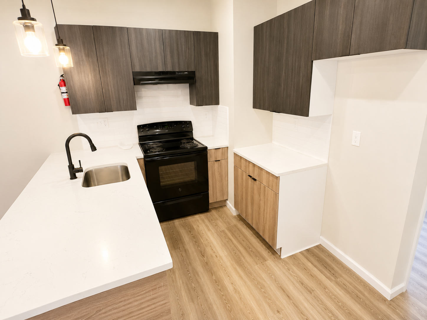 383 385 Avon Avenue – photo 1