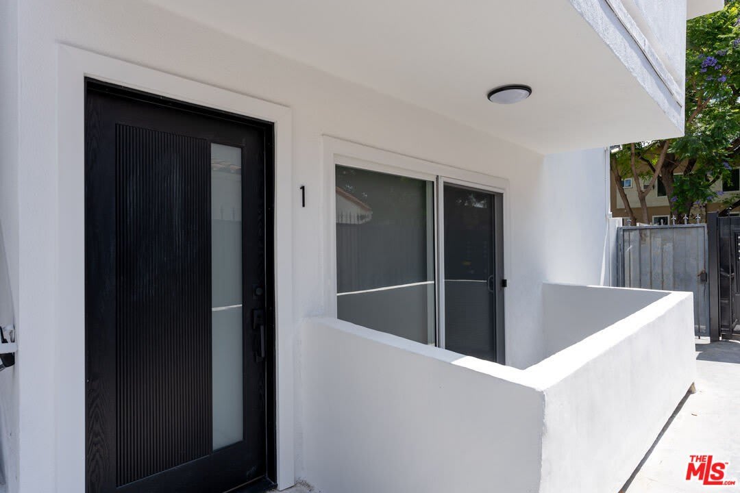 929 N Stanley Ave – photo 2