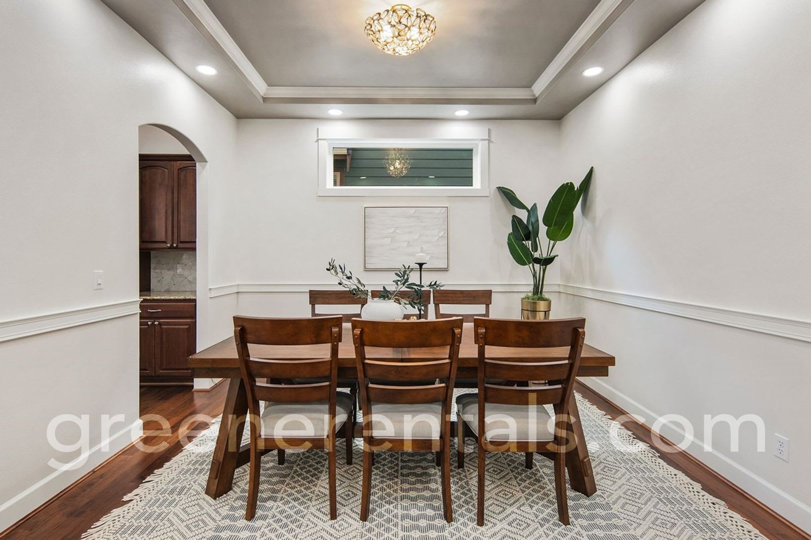 Luxurious 4BD 3.5BA Home in Campus Highlands – photo 4