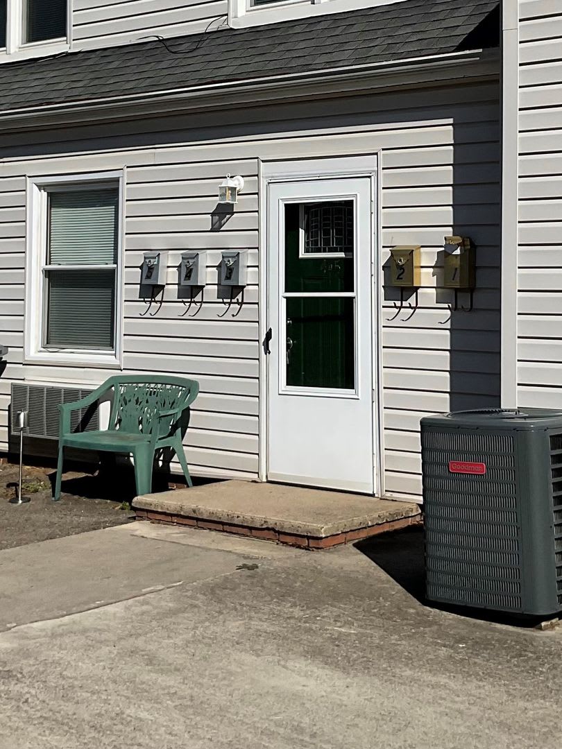 Studio Apartment in Belmont – photo 1