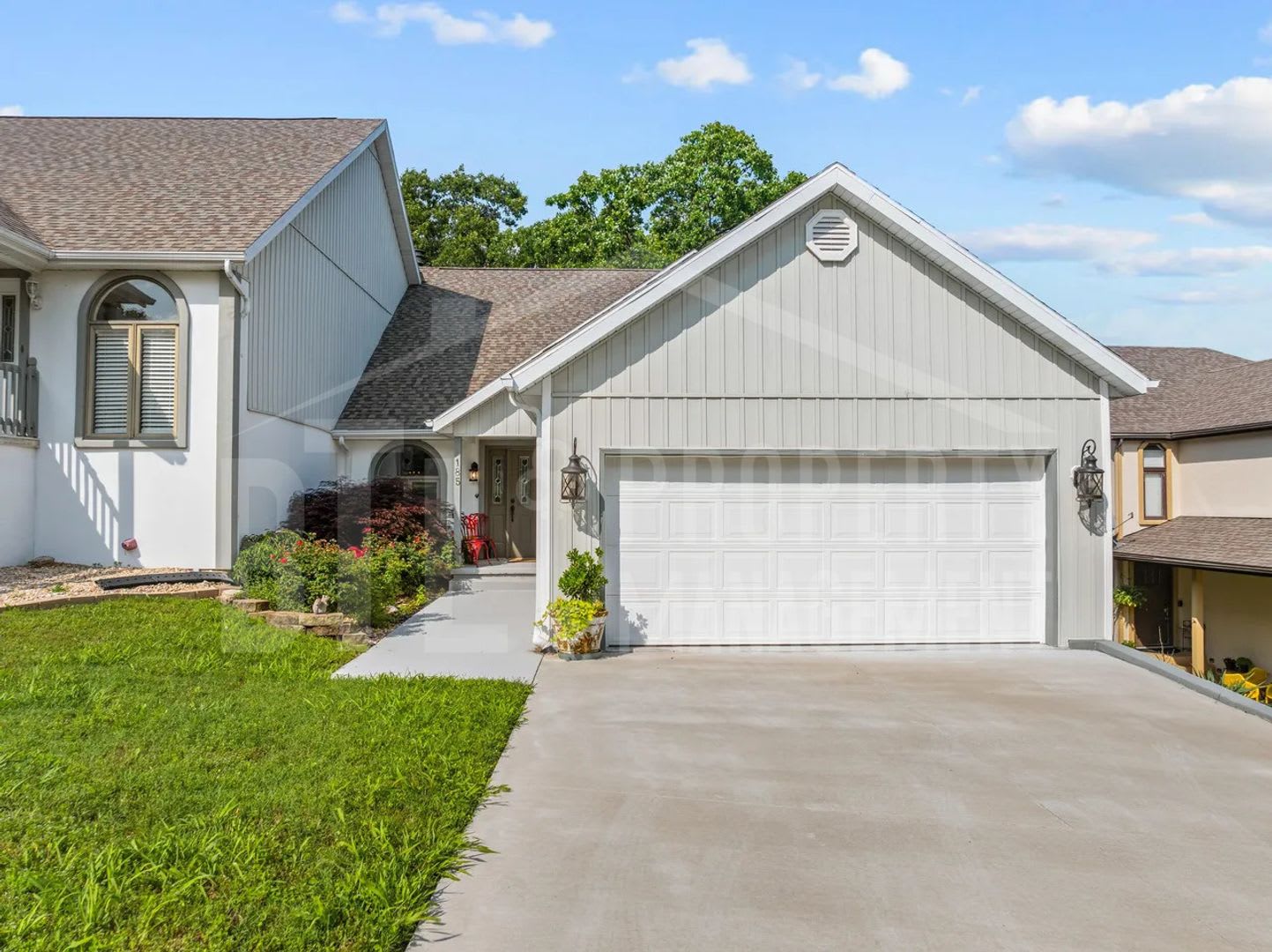 Beautifully updated 4-bedroom, 3-bath duplex in Branson! – photo 1