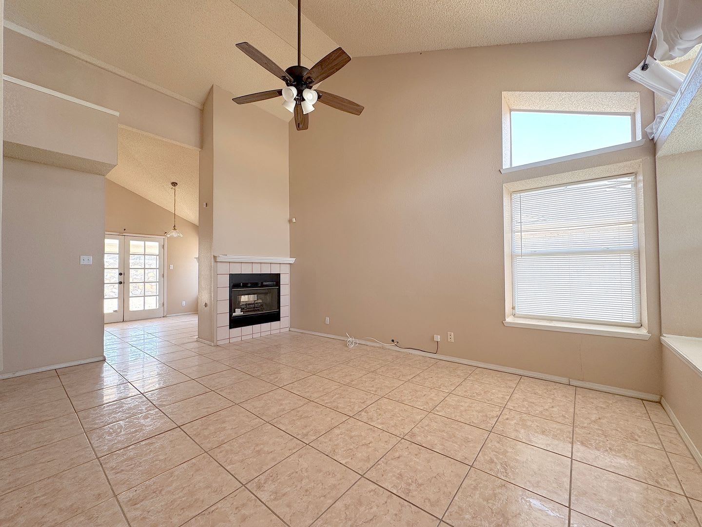 Northeast El Paso 3 Bed/2 Bath – photo 4