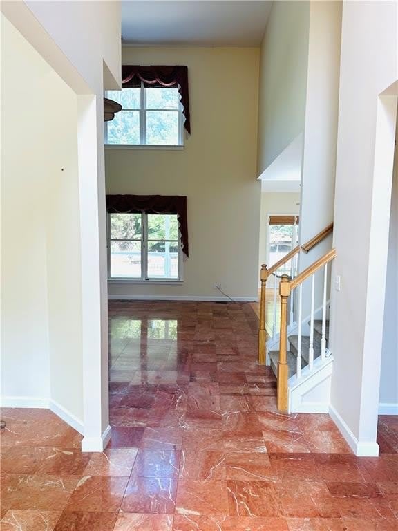 811 Valley Drive – photo 2