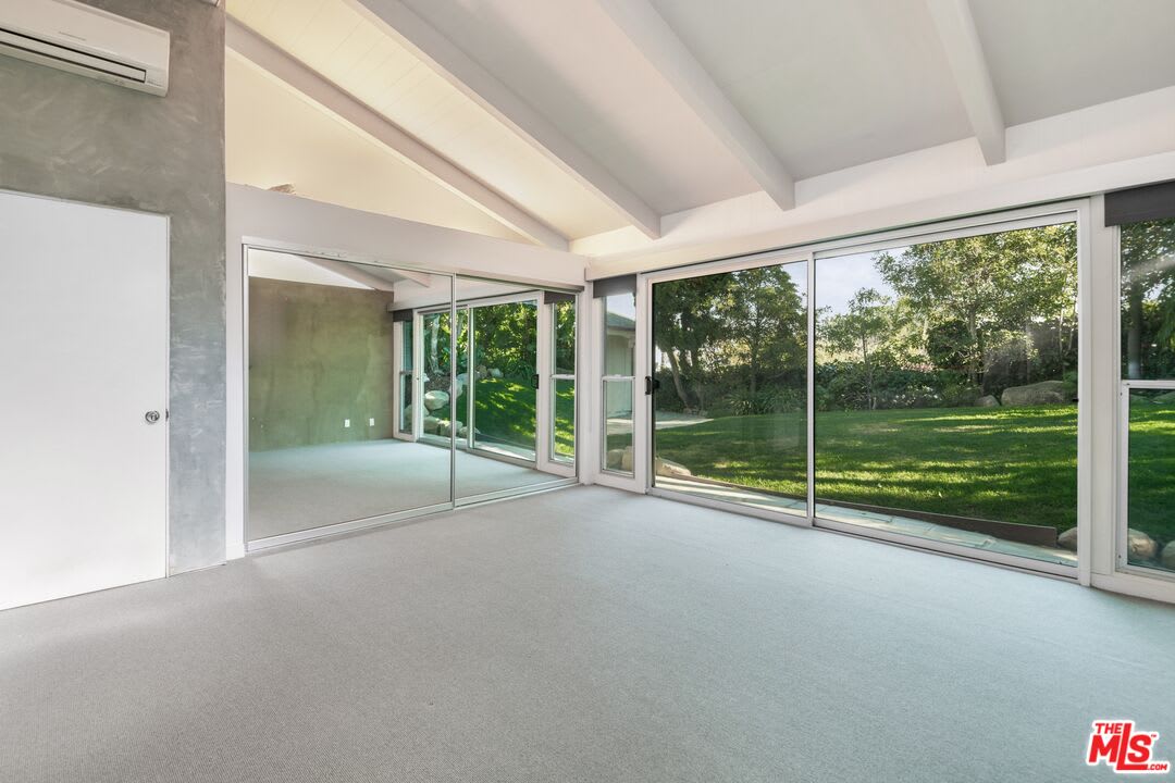 1127 Angelo Drive – photo 2