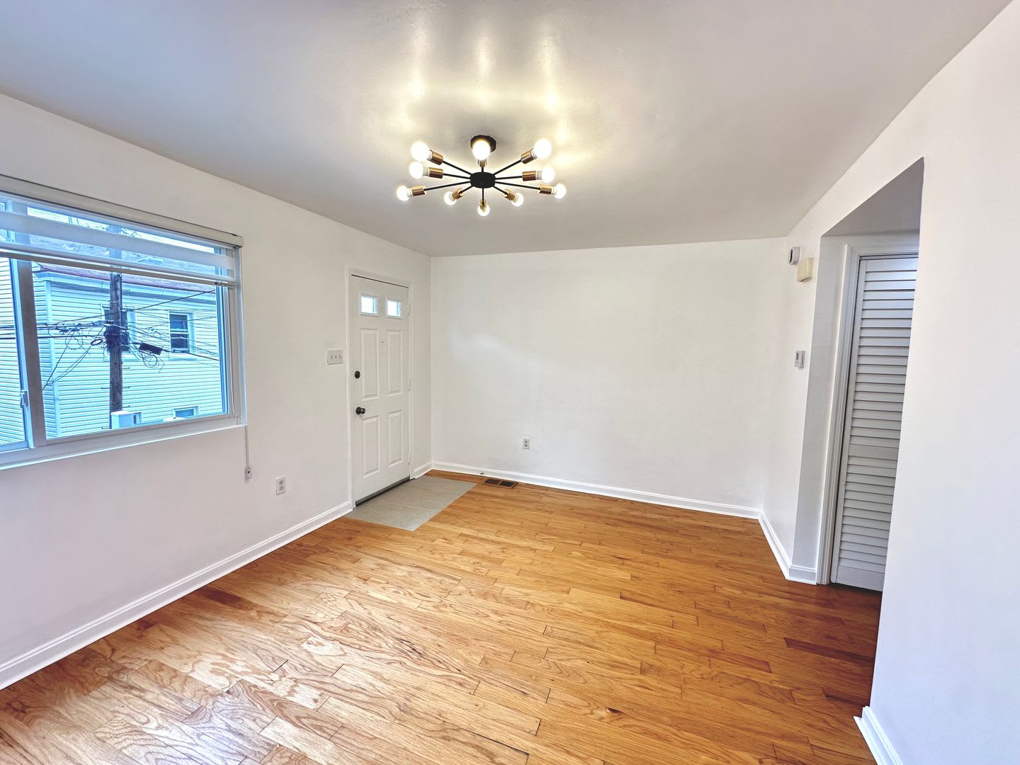 Modern 2 Bed/2 Bath in South Side Slopes – photo 4
