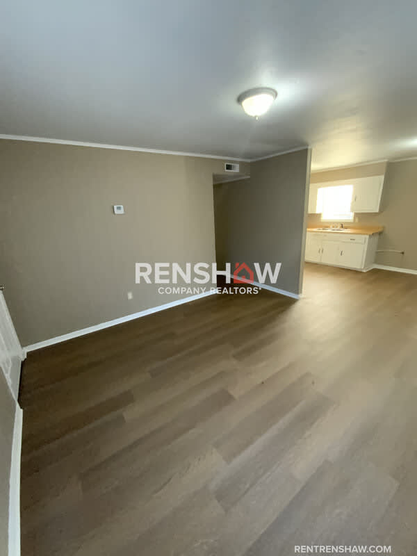 379 Moore St – photo 3