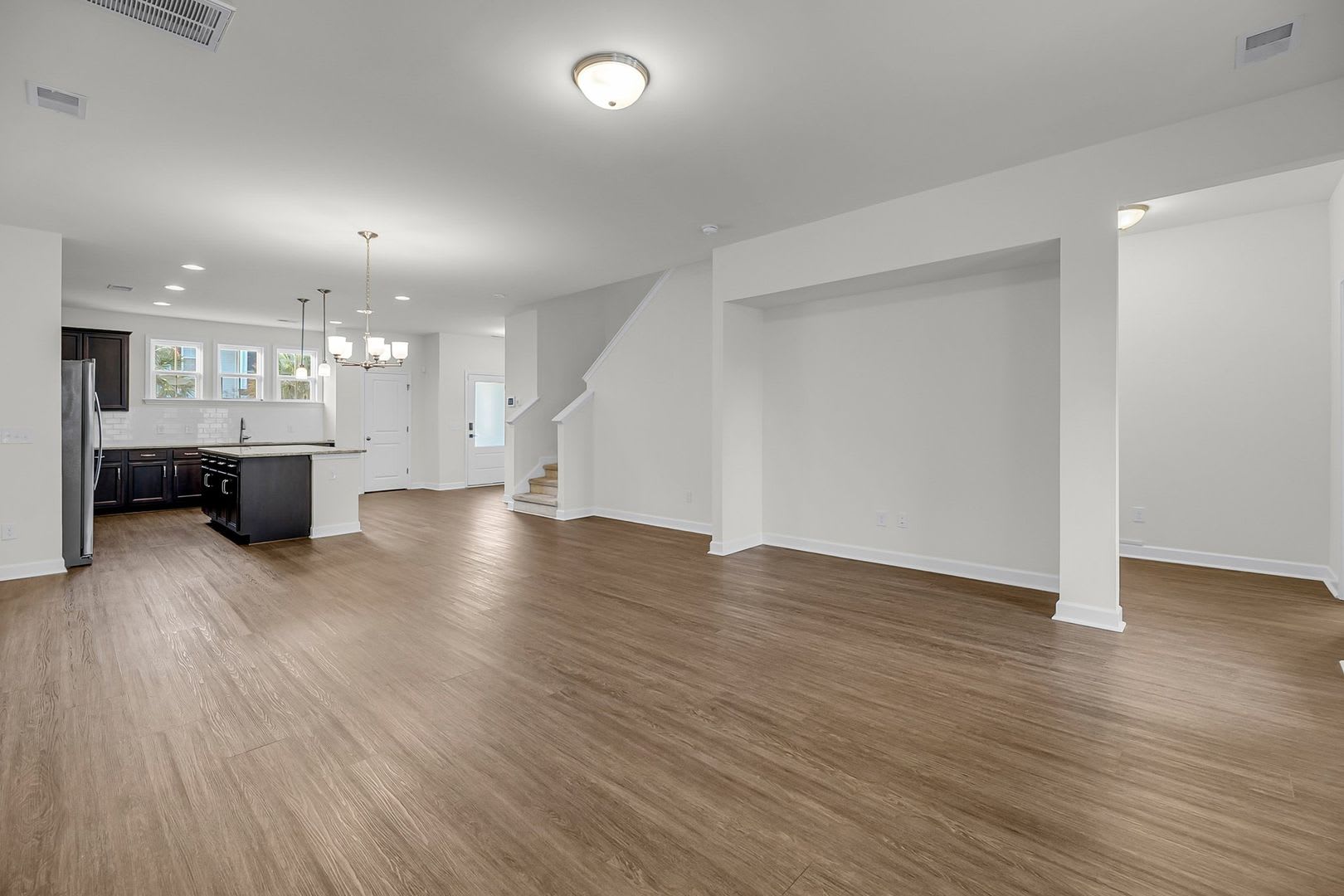 FIRST MONTHS RENT FREE WITH SIGNED 2 YEAR LEASE – photo 5