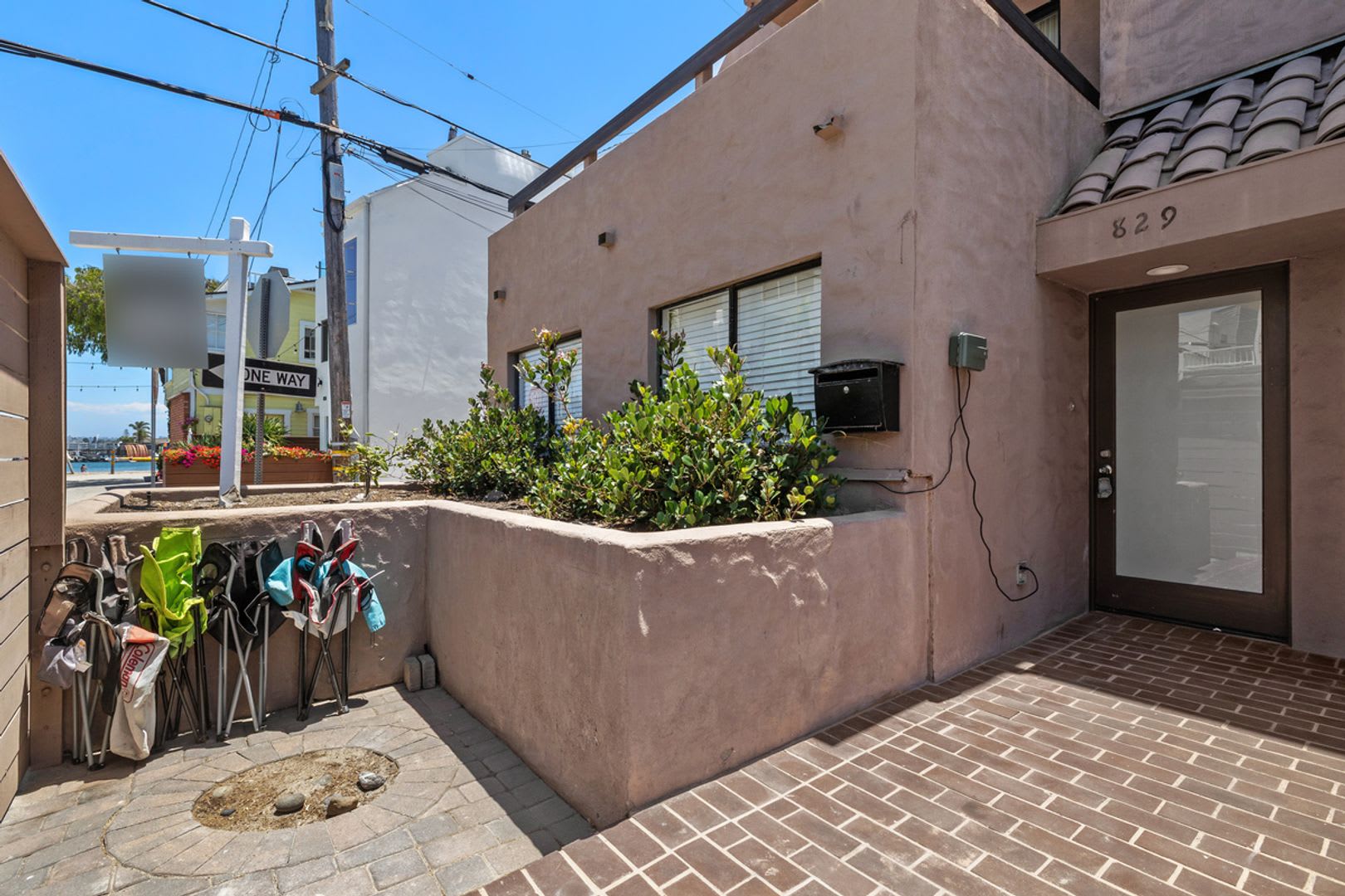 Mission Beach. 3 bedroom, 2.5 bath, 2 car garage – photo 1