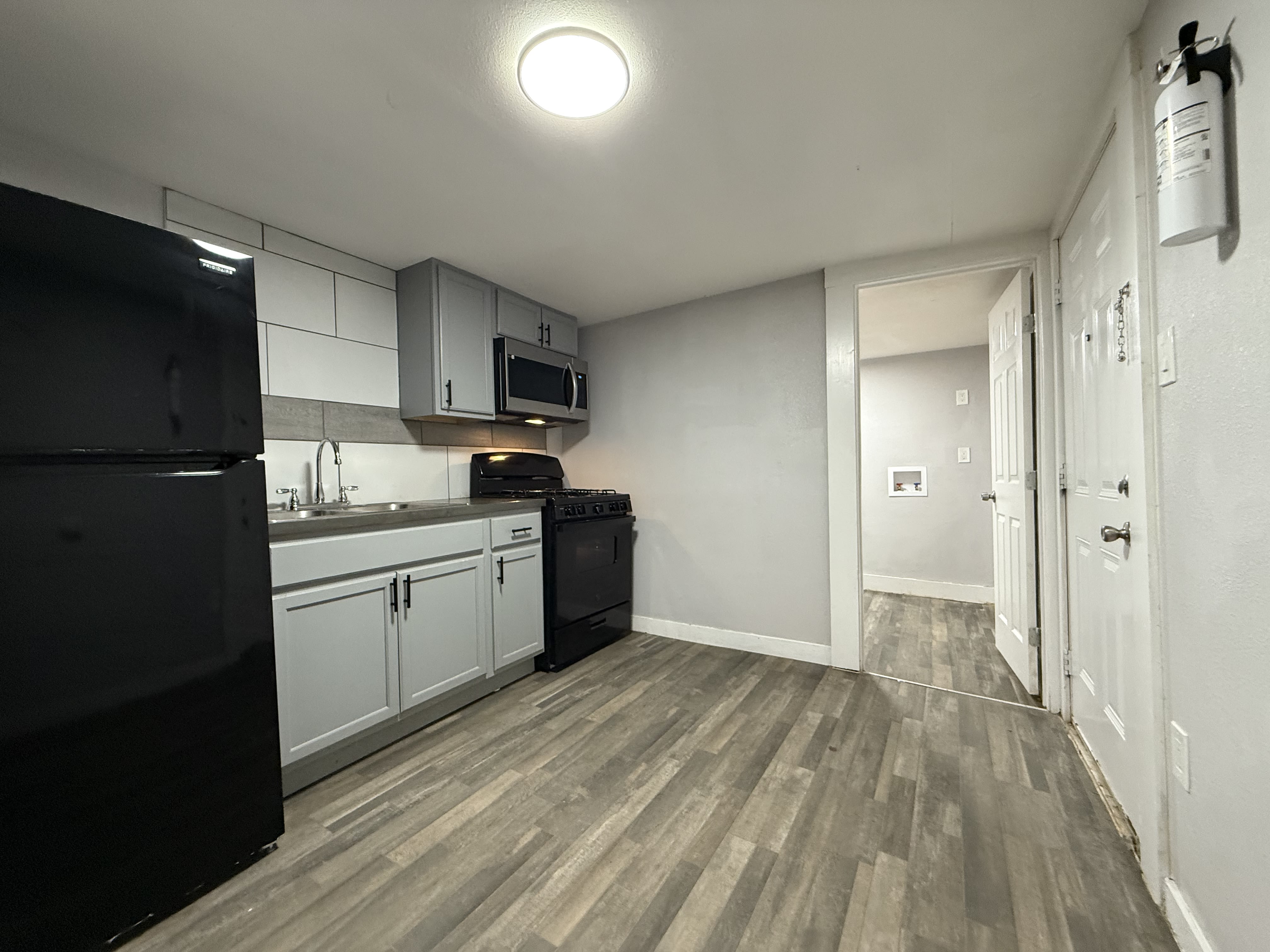 656 Riverside Dr – photo 2
