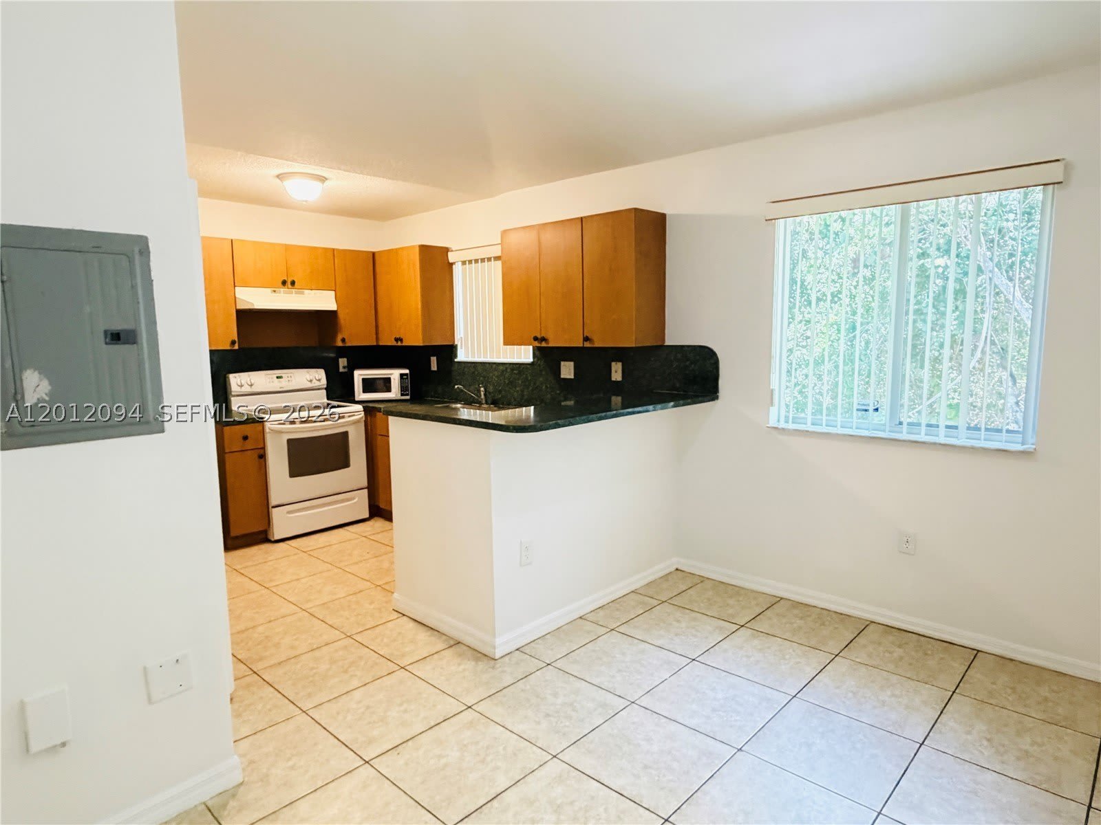 1300 SE 31st Ct – photo 3