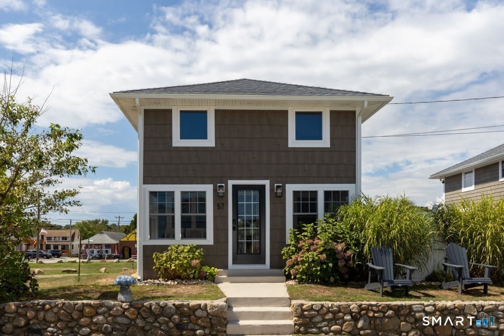 57 Swan Avenue – photo 1