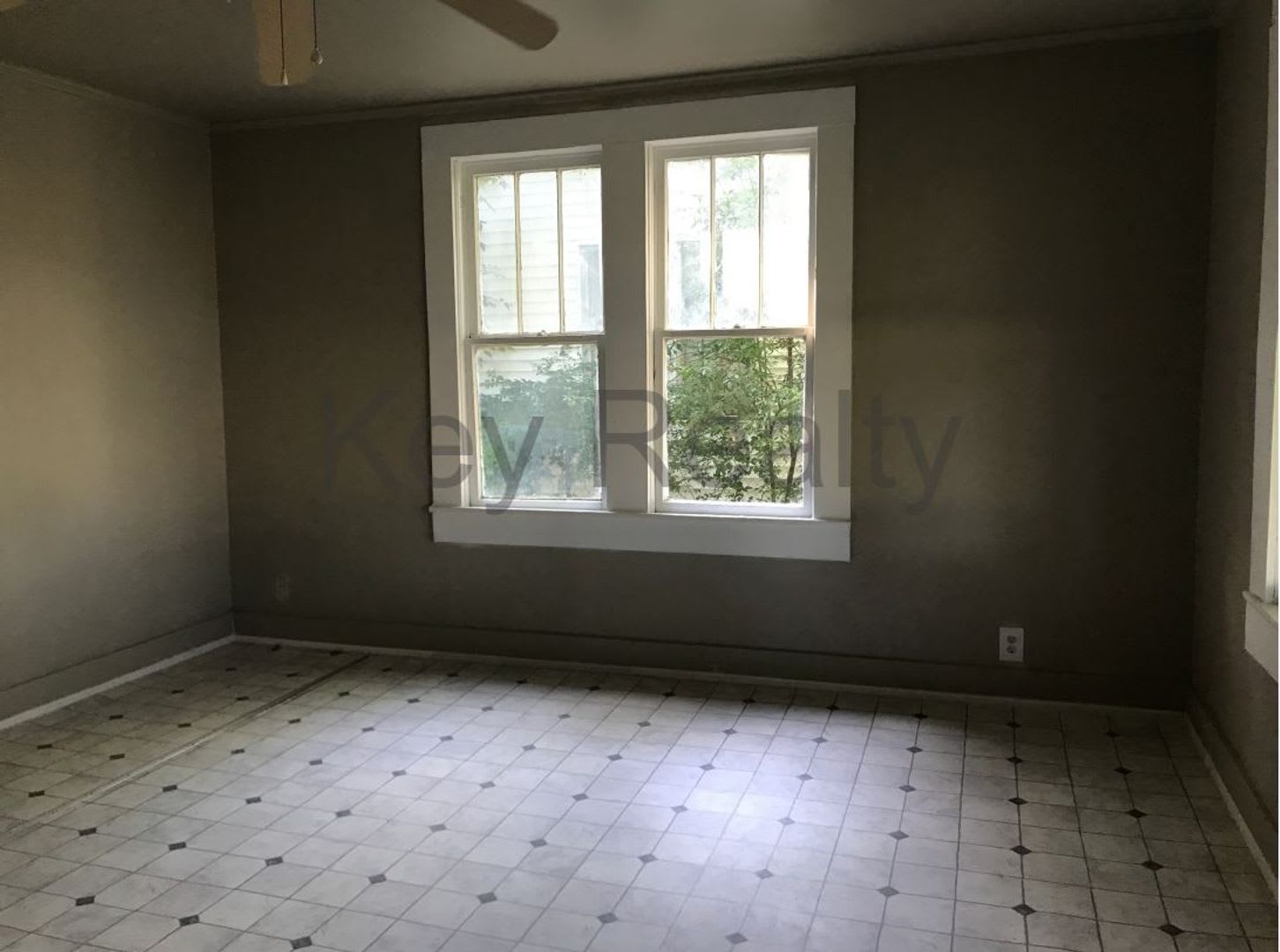 ****7 Maryland Ave. – photo 2
