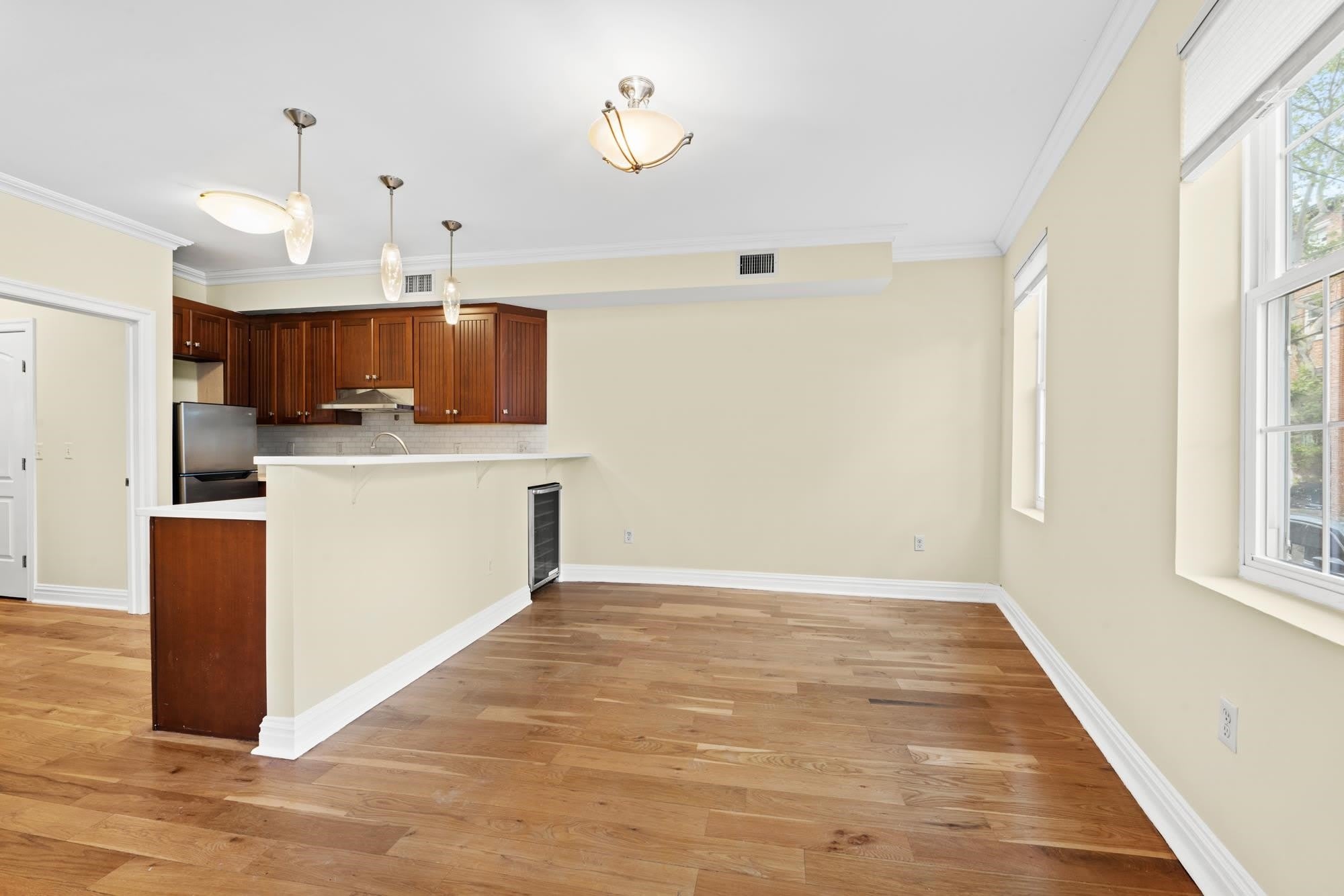 385 1ST ST – photo 3