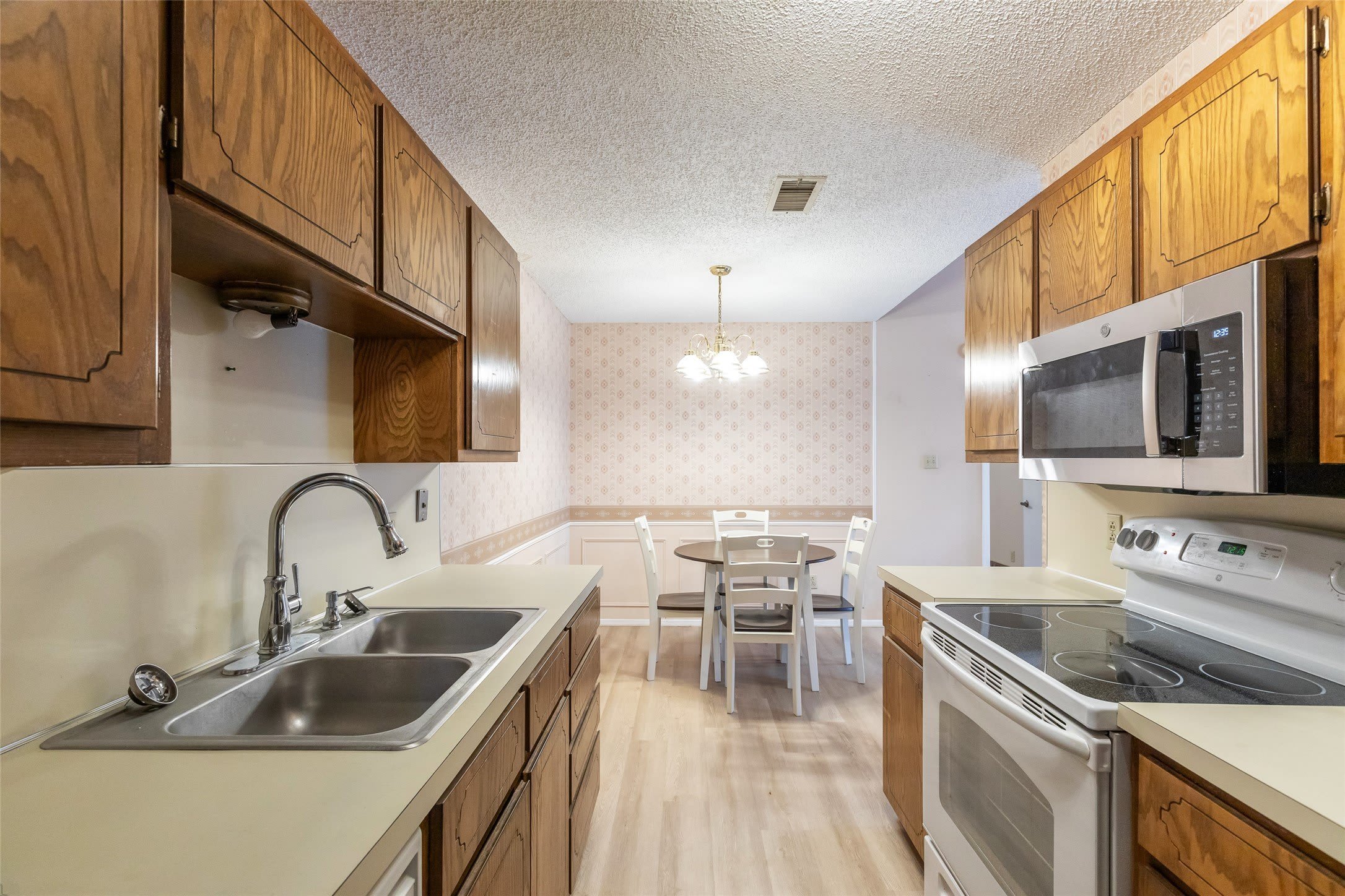 4074 Russell Avenue – photo 5