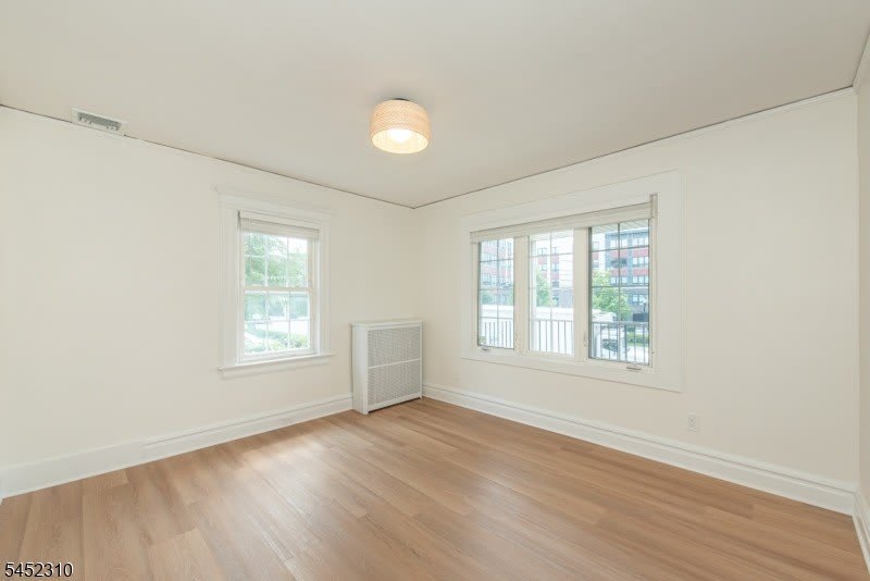 160 Bloomfield Ave – photo 4
