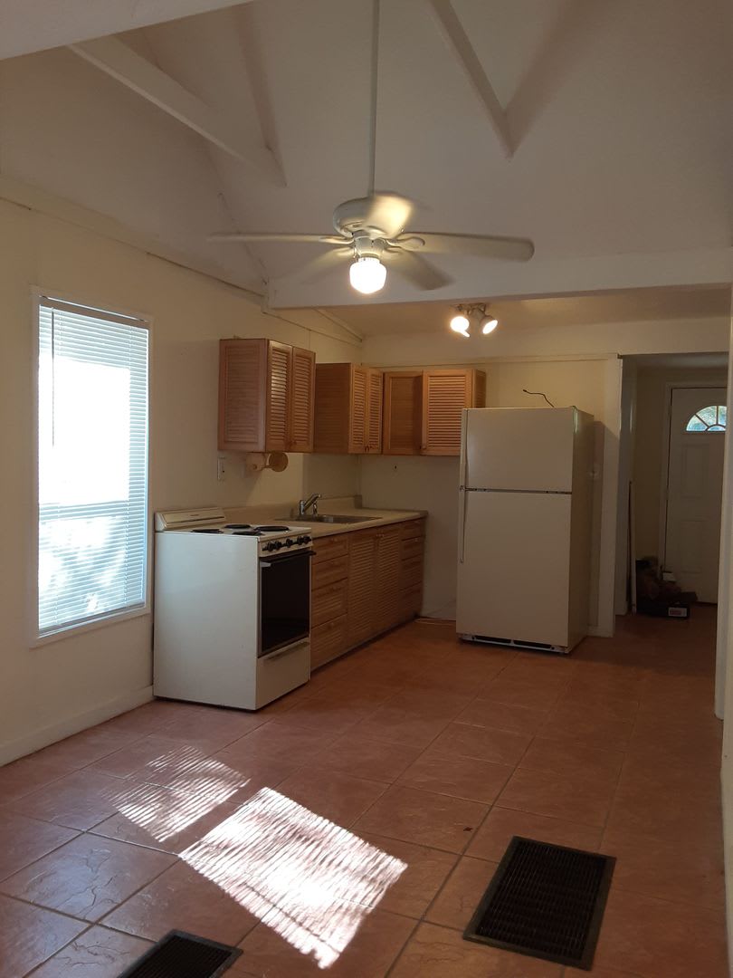 Annual unfurnished 2/1 SFH near Ringling College – photo 2