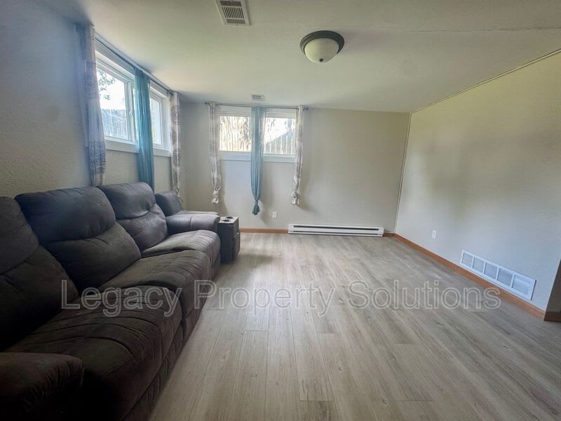 515 S 9th St – photo 2