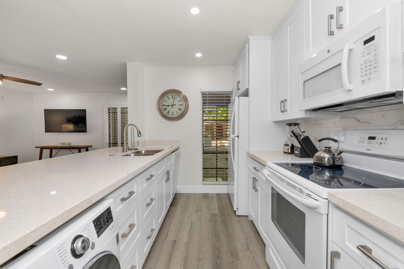 Rates Vary: $2,995 – photo 3
