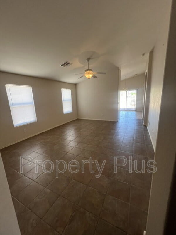 24115 N Desert Dr – photo 3