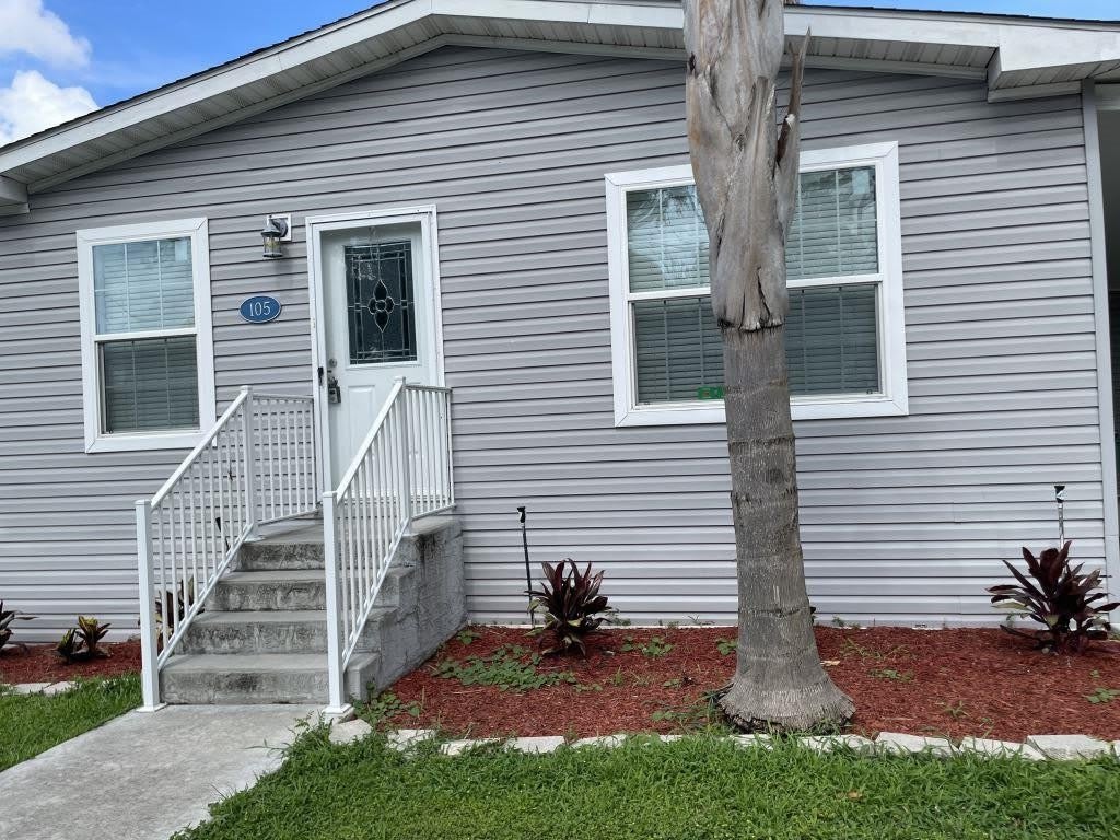 3150 N E 36th Ave – photo 2